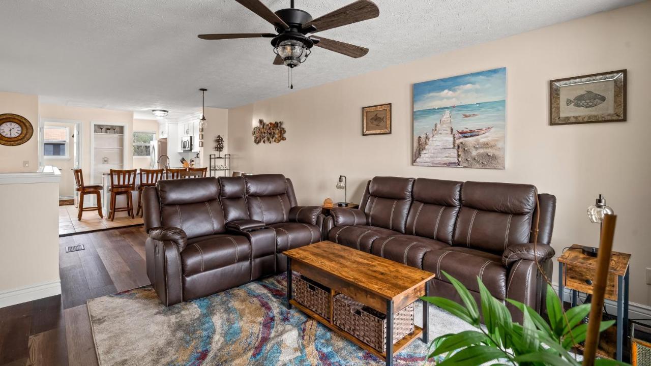 Pet Friendly Townhome With Gulf Views And Hot Tub Right Across From Beach And Schooners Panama City Beach Exteriér fotografie