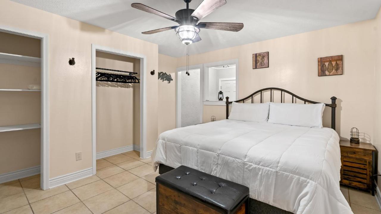 Pet Friendly Townhome With Gulf Views And Hot Tub Right Across From Beach And Schooners Panama City Beach Exteriér fotografie