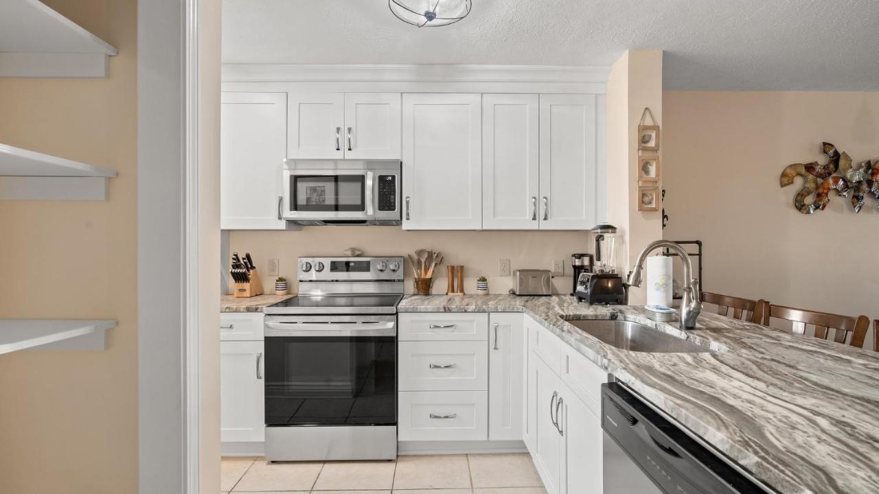 Pet Friendly Townhome With Gulf Views And Hot Tub Right Across From Beach And Schooners Panama City Beach Exteriér fotografie