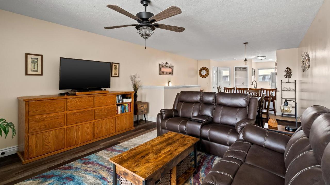 Pet Friendly Townhome With Gulf Views And Hot Tub Right Across From Beach And Schooners Panama City Beach Exteriér fotografie